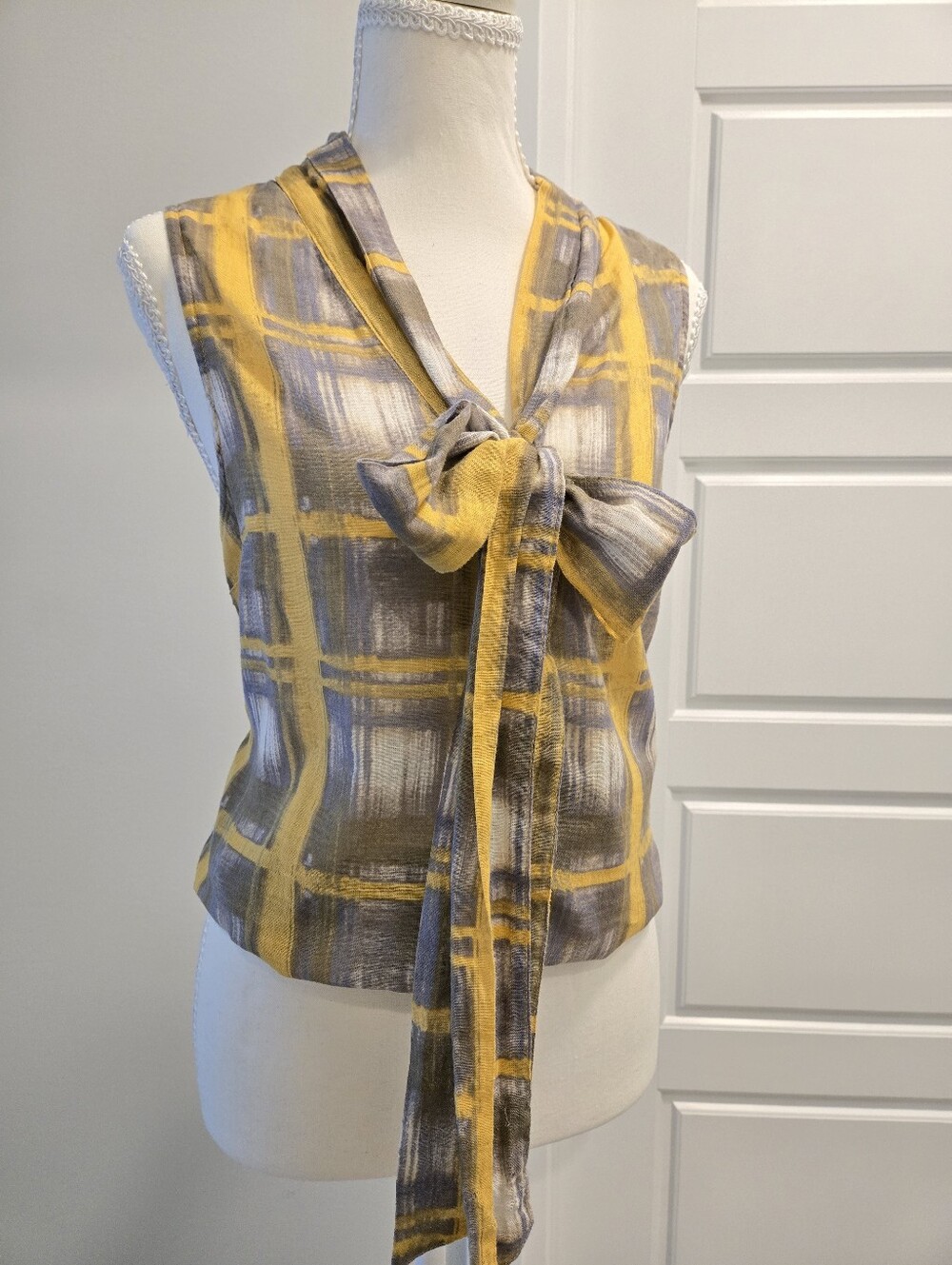 Urban Outfitters Tie-Neck Bow Sleeveless Top